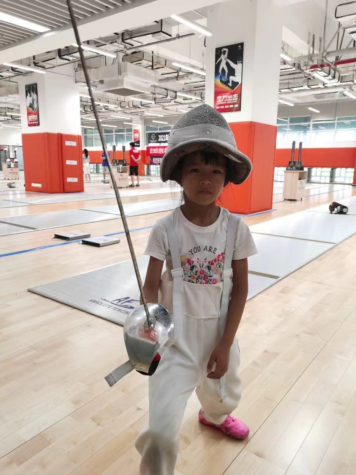 小小年纪一股拼劲，萌新小剑客首次出战就斩获佳绩