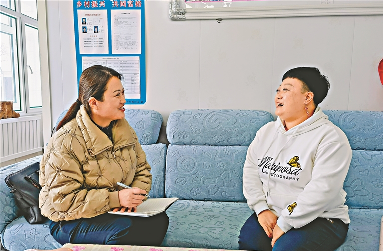 奋发奋进共襄伟业丨刘海玲履职故事记满8个笔记本