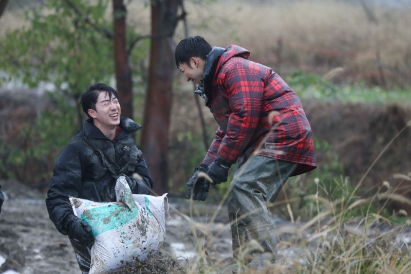 种地吧导演杨长岭什么学历,种地吧少年导演杨长岭专访