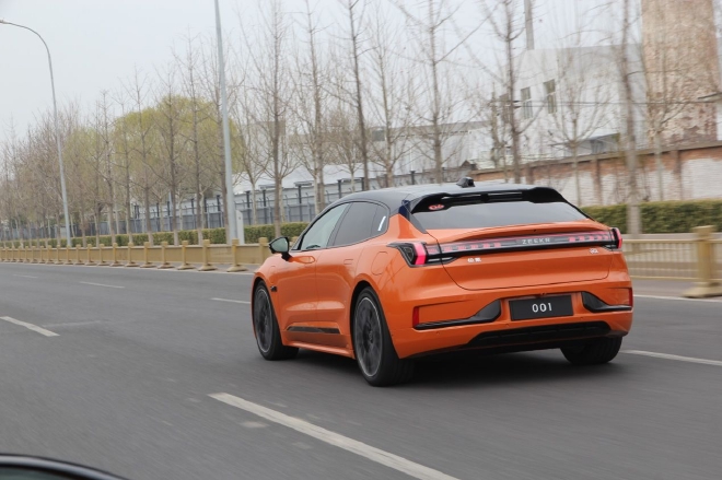 兼顾豪华与操控试驾2023款极氪001YOU版