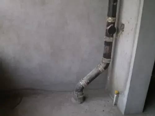 储藏室交房后突然多出管道买卖合同能否解除？