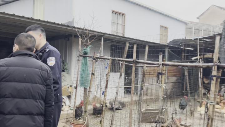 浙江查获假冒运动服,警方破获制假运动服饰案