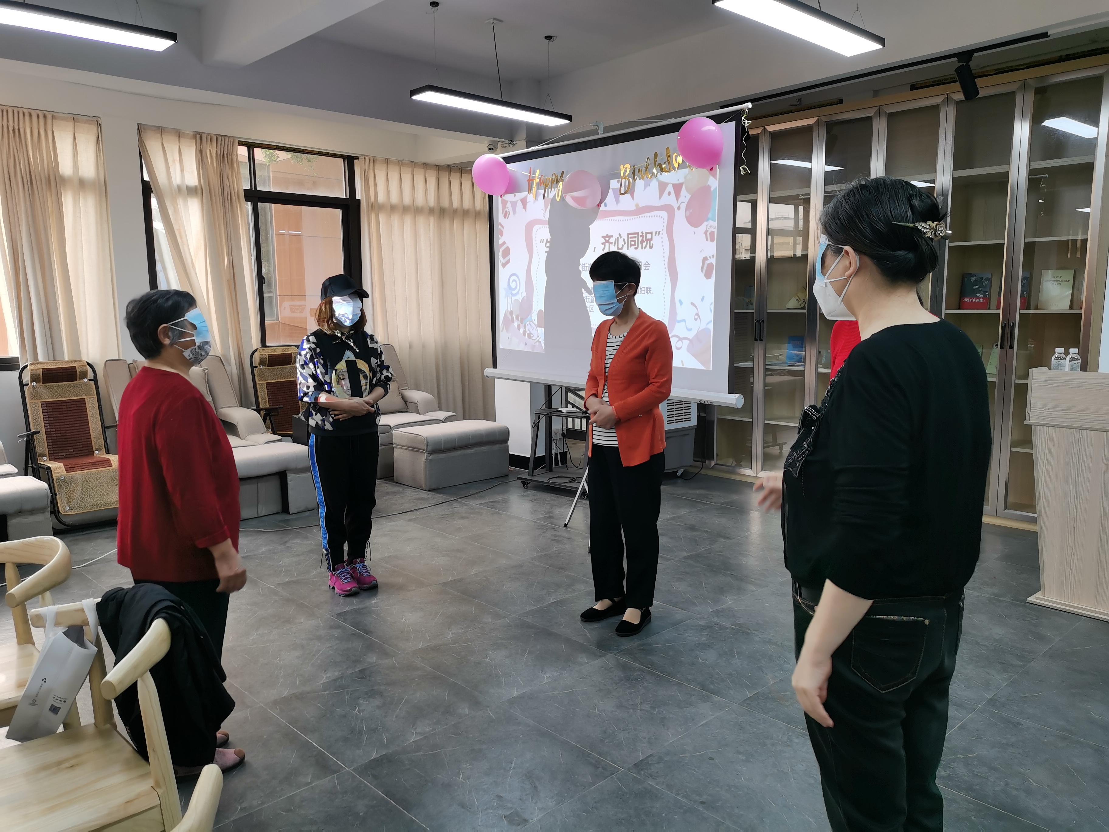 社区为老年人举办的集体生日,社区为老年人搞三季度集体生日会