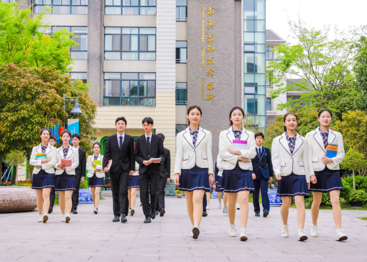 女儿上普高妈妈让孩子读职业高中,考上普高妈妈让去技校