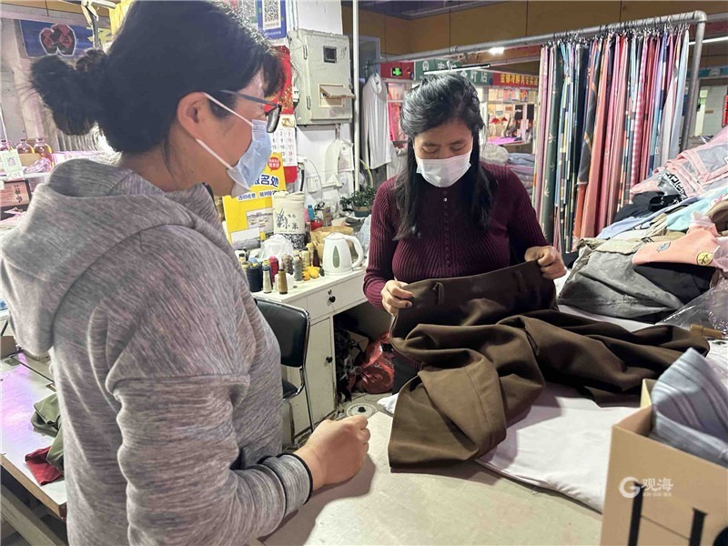 修修补补中重温“烟火气”！青岛市井街巷修补小店藏着“守艺”人