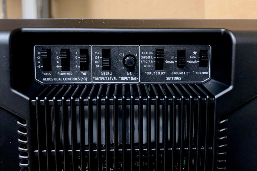 6.5寸德系高品质近场监听的新标杆——Neumann诺音曼KH150监听音箱试听和简评