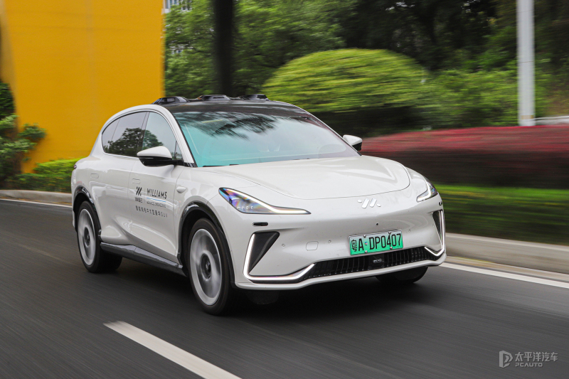 智己ls7的半幅式方向盘,智己ls7半幅方向盘是谁生产的