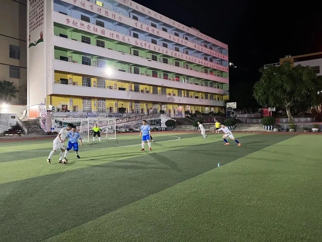 县五人制足球赛开幕,我县第三届五人制足球联赛开赛