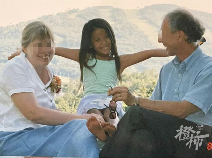 23岁外国女孩奔赴万里来寻亲,美国女孩千里来江苏寻亲