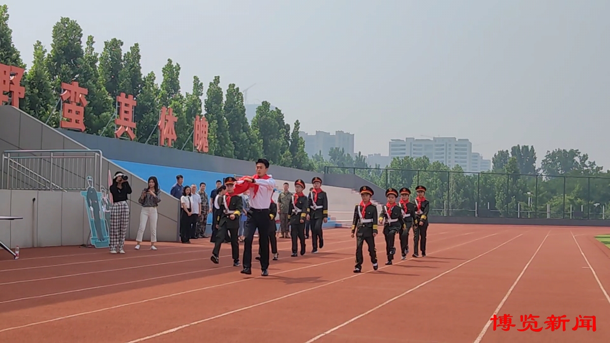 筑牢国防教育进校园,国防教育进校园点燃萌娃强国梦