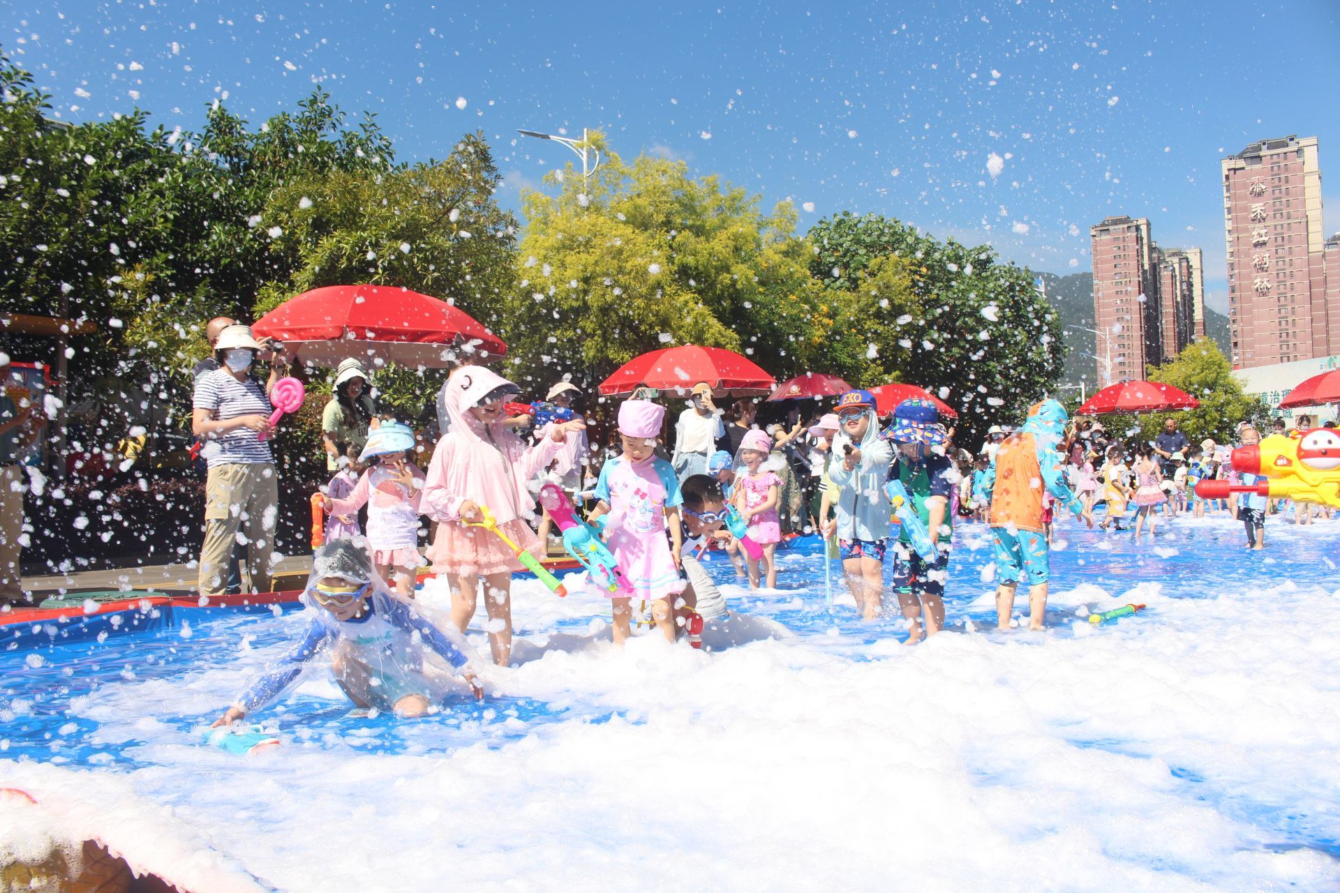 六一幼儿园放飞梦想快乐成长,鹤鸣实验幼儿园庆六一