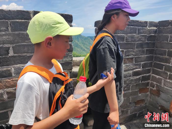 特写：一道彩虹下的40名藏族孩子北京行