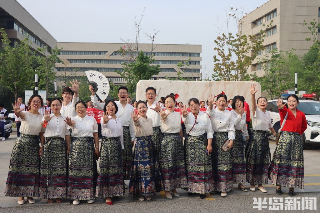 马面裙送考！记者深度还原即墨“宝藏老师”：经常带来“小惊喜”，喜欢用心调动学生积极性