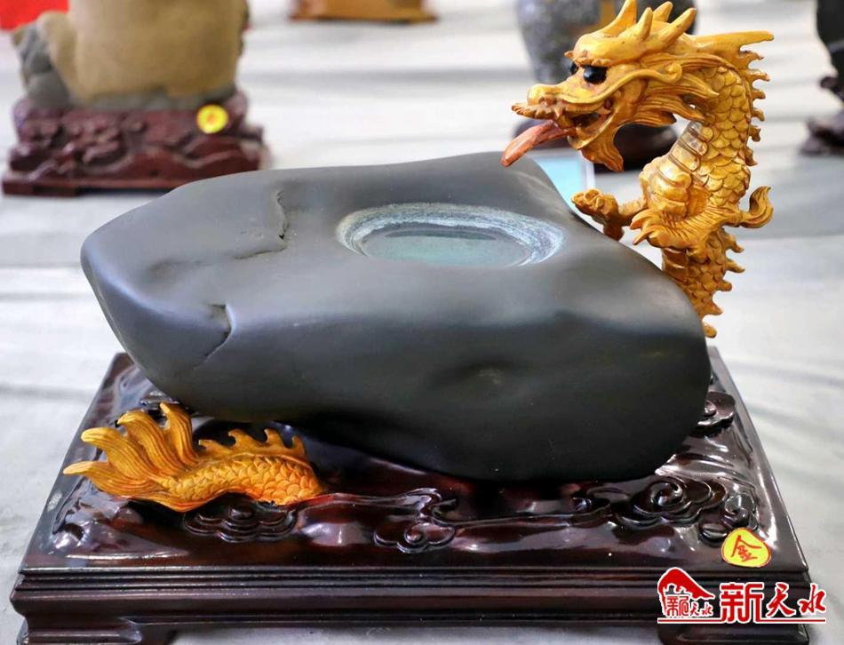 武山县渭河奇石,嘉荫县举办首届奇石民间艺术展