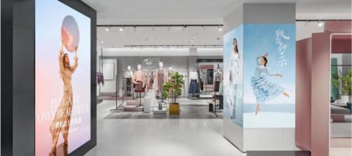 服装消费者已大量回归线下实体门店，选用Goodview仙视数字标牌乘势突围，更好提高用户购物体验