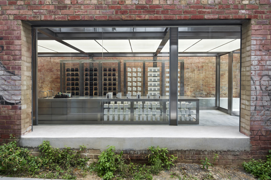 去年被欧舒丹收购的GROWNALCHEMIST，这次正式进入中国市场了