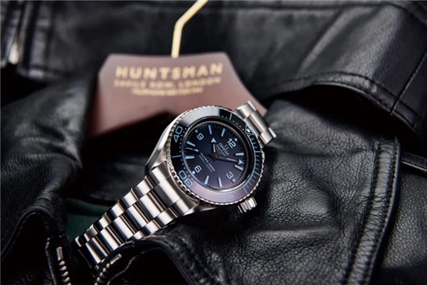 欧米茄海马系列SeamasterinSummerBlue，奏响蓝色狂想曲