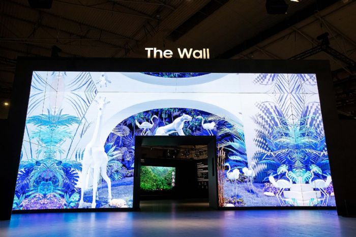 三星在ISE2024上展示通过SmartThings实现高级连接功能的商用显示系列