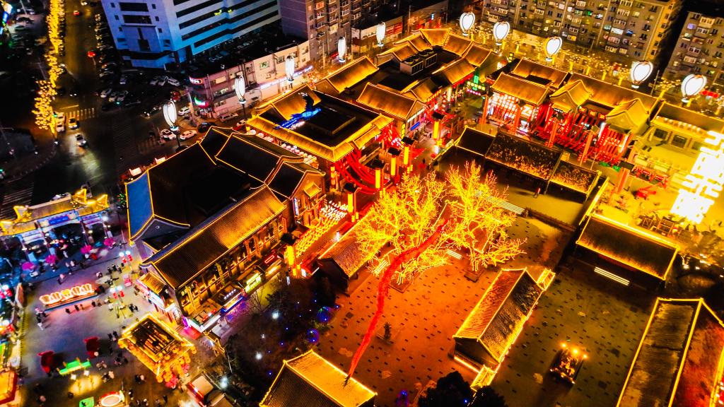 央视新闻中国龙凤文化,新华社发龙凤观航拍片