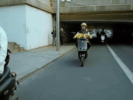 岁末营销，美团跑腿暖心跑