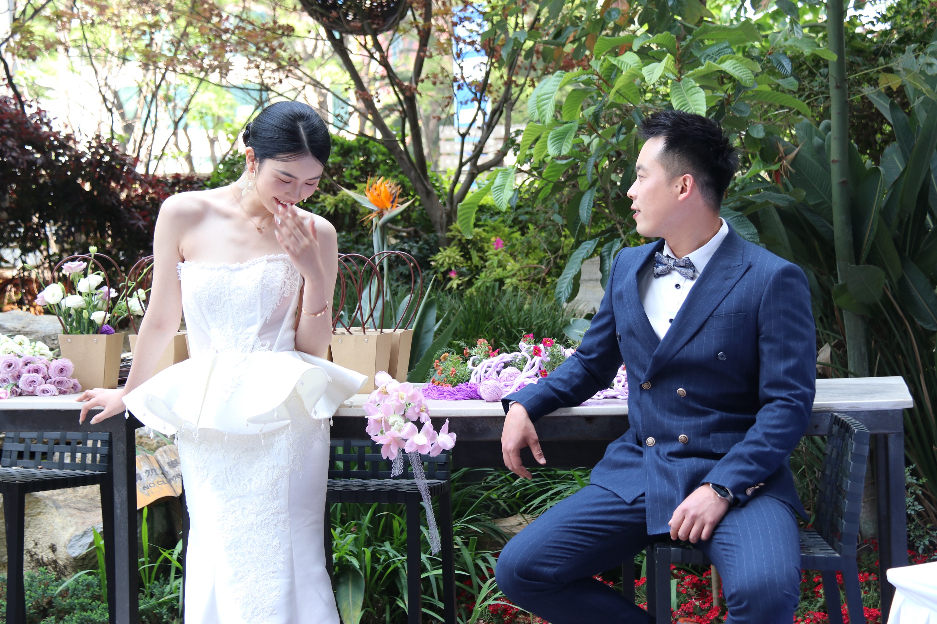 昆明户外草坪婚礼布置,昆明滇池边户外婚礼