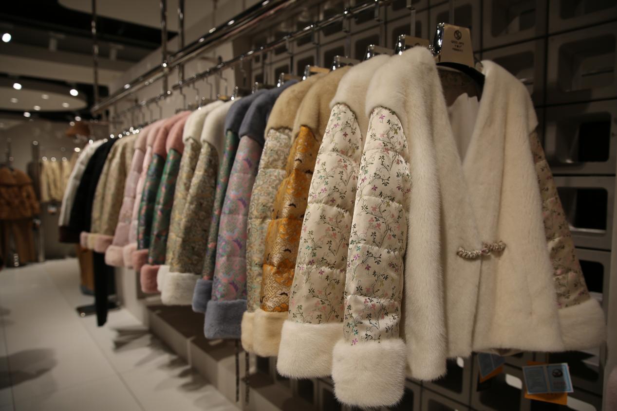 佟二堡镇皮草城,冰天雪地也是金山银山短视频