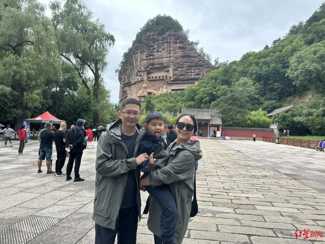 河南夫妻卖房带小孩游学,夫妇卖房带娃当农民辟谣