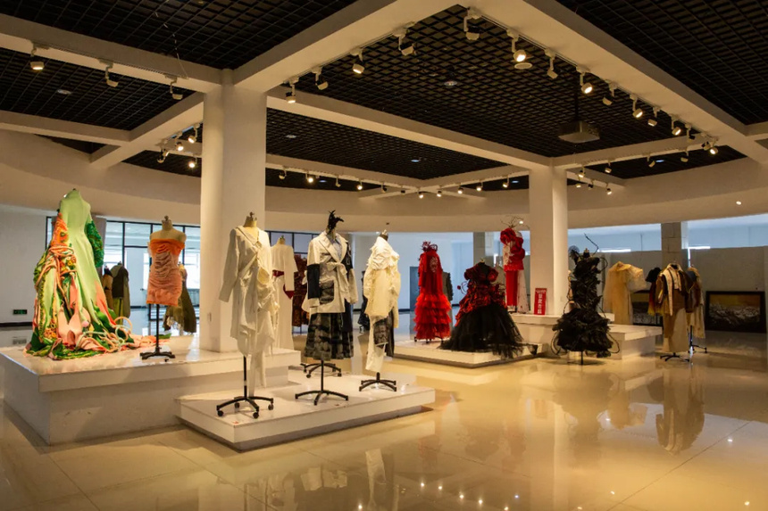 庆祝中国成立75周年美术,庆祝中国成立75周年美术作品