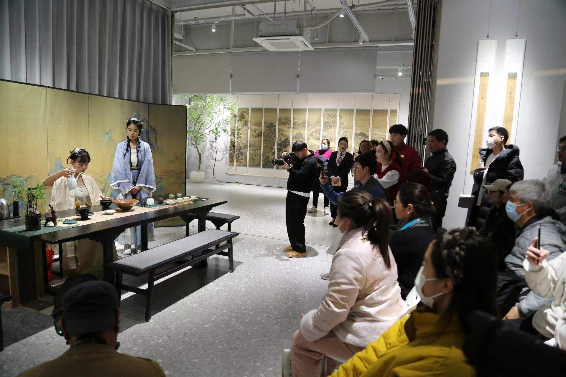 书香郑州再添新店！郑州购书中心建业凯旋店周日开业：3600平方米开放空间打造郑州首家360度全景花园书店