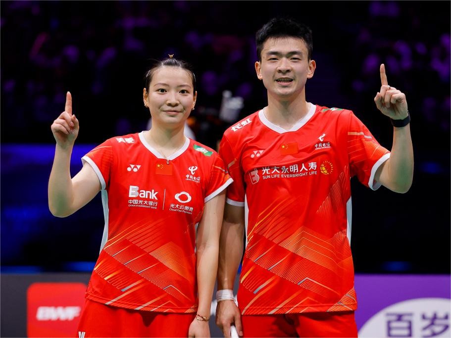 石宇奇陈雨菲梁王直播,中国羽毛球公开赛2018陈雨菲
